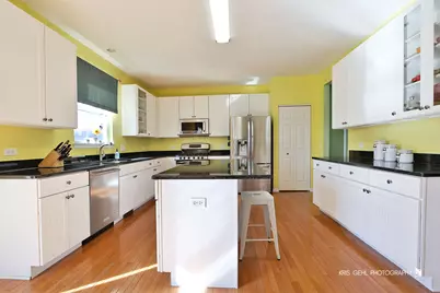 233 W Olmsted Lane, Round Lake, IL 60073 - Photo 10