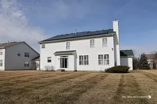 233 W Olmsted Ln, Round Lake, IL 60073 - Photo 4