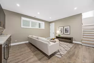 1642 W Wolfram St, Chicago, IL 60657 - Photo 18