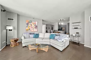 435 W Erie St, Chicago, IL 60610 - Photo 8