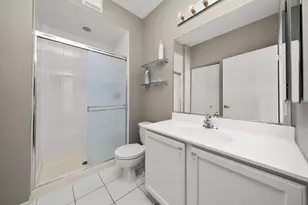 435 W Erie St, Chicago, IL 60610 - Photo 10