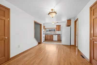 4104 N Claremont Avenue, Chicago, IL 60618 - Photo 6