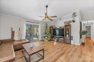 117 SW Benedict Dr, Poplar Grove, IL 61065 - Photo 10