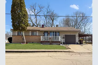 1305 S Prairie Avenue, Freeport, IL 61032 - Photo 1