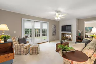 1107 W Francis Dr, Arlington Heights, IL 60005 - Photo 6