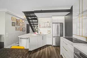 221 E Walton Pl, Chicago, IL 60611 - Photo 4