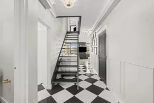 221 E Walton Pl, Chicago, IL 60611 - Photo 2