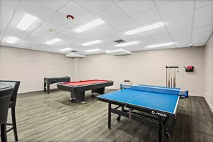 3930 N Pine Grove Ave, Chicago, IL 60613 - Photo 22