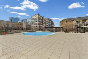 3930 N Pine Grove Ave, Chicago, IL 60613 - Photo 18