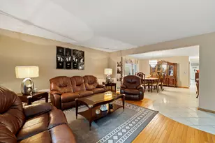 8729 W Summerdale Ave, Chicago, IL 60656 - Photo 6