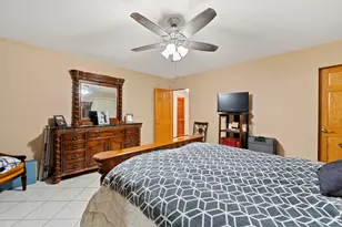 8729 W Summerdale Ave, Chicago, IL 60656 - Photo 16