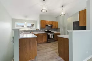 209 Nicole Dr, South Elgin, IL 60177 - Photo 8