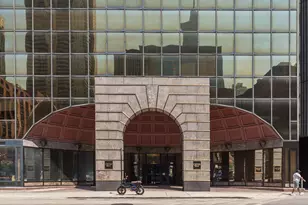 10 E Ontario St, Chicago, IL 60611 - Photo 2