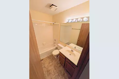 28 N Oltendorf Road #28, Streamwood, IL 60107 - Photo 6