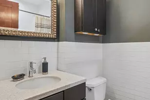 1351 W Wilson Ave, Chicago, IL 60640 - Photo 14