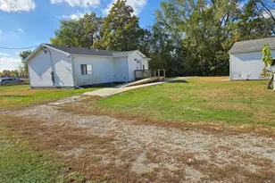 17611 E 4750S Rd, Pembroke Twp, IL 60958 - Photo 6