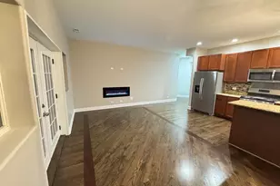 543 E 43rd St, Chicago, IL 60653 - Photo 2