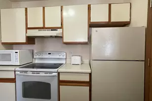 4301 W Shamrock Ln, McHenry, IL 60050 - Photo 4