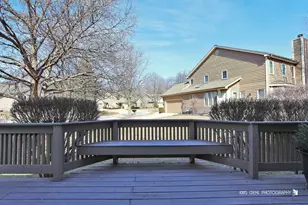 1283 Cranbrook Cir, Aurora, IL 60502 - Photo 32