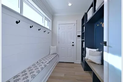 252 Ann Street, Clarendon Hills, IL 60514 - Photo 38