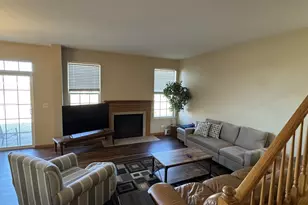 996 Como Cir, Hampshire, IL 60140 - Photo 4