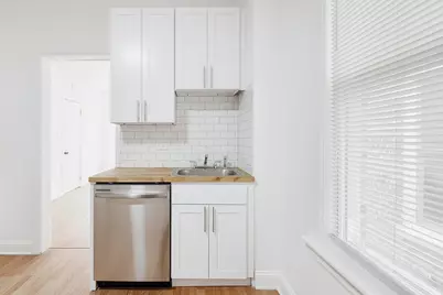 1430 W Superior Street #2R, Chicago, IL 60642 - Photo 2