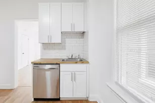 1430 W Superior St, Chicago, IL 60642 - Photo 2