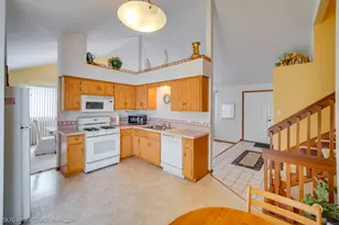 45 Denise Ct, Matteson, IL 60443 - Photo 6