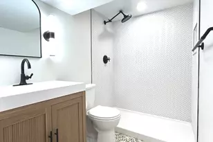 3642 N Sawyer Ave, Chicago, IL 60618 - Photo 34