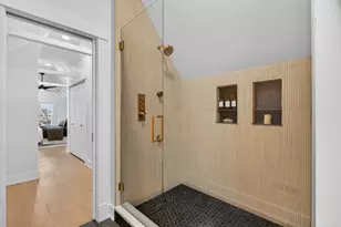 3642 N Sawyer Ave, Chicago, IL 60618 - Photo 22