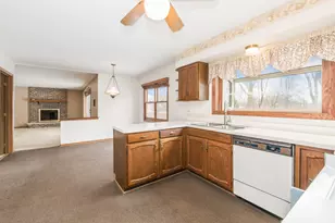 400 Green River Ct, Schaumburg, IL 60194 - Photo 10