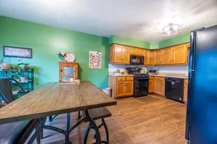 802 Eagle Creek Rd, Elwood, IL 60421 - Photo 12