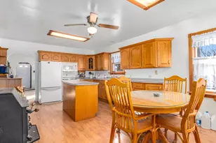 17902 Locust St, Lansing, IL 60438 - Photo 10