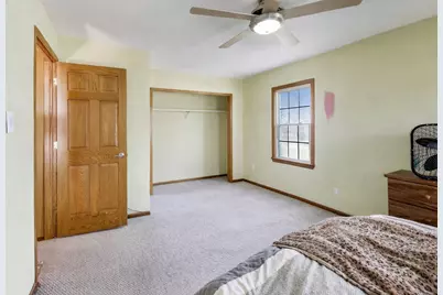 14895 W Russell Road, Zion, IL 60099 - Photo 8