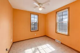 14895 W Russell Rd, Zion, IL 60099 - Photo 10