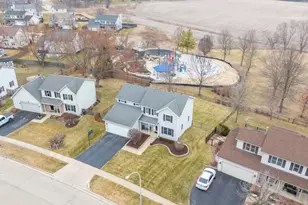 2830 Colonial Dr, Elgin, IL 60124 - Photo 40