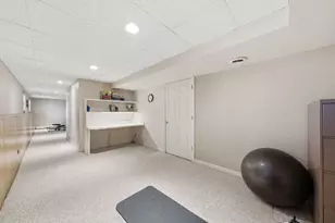 2830 Colonial Dr, Elgin, IL 60124 - Photo 28