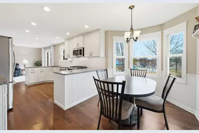 2830 Colonial Drive, Elgin, IL 60124 - Photo 4