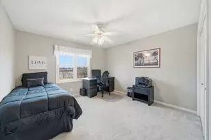 2830 Colonial Dr, Elgin, IL 60124 - Photo 22