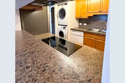 675 Grove Terrace #208, Elk Grove Village, IL 60007 - Photo 8