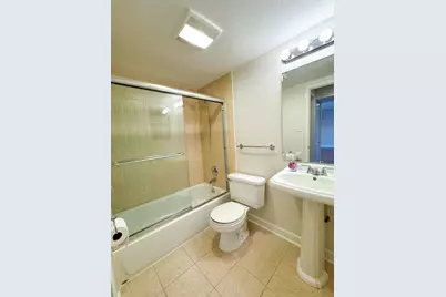 675 Grove Terrace #208, Elk Grove Village, IL 60007 - Photo 18