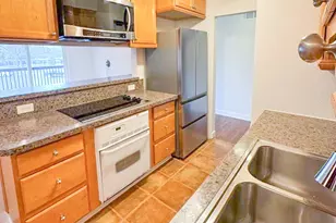 675 Grove Terrace, Elk Grove Village, IL 60007 - Photo 6