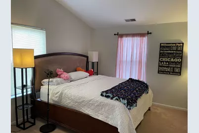 1040 N Claremont Drive, Palatine, IL 60074 - Photo 10