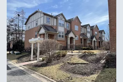 1040 N Claremont Drive, Palatine, IL 60074 - Photo 2