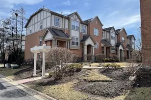 1040 N Claremont Dr, Palatine, IL 60074 - Photo 2