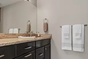 12 Thornwood Ct, Moline, IL 61265 - Photo 24