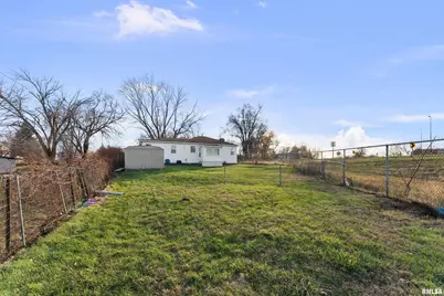 3221 66th Avenue, Moline, IL 61265 - Photo 2