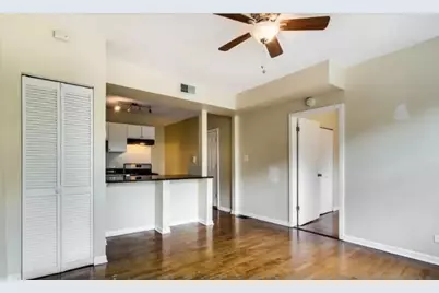 3240 N Clark Street, Chicago, IL 60657 - Photo 6