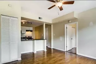 3240 N Clark St, Chicago, IL 60657 - Photo 6