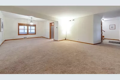 26585 N Pheasant Court, Wauconda, IL 60084 - Photo 4